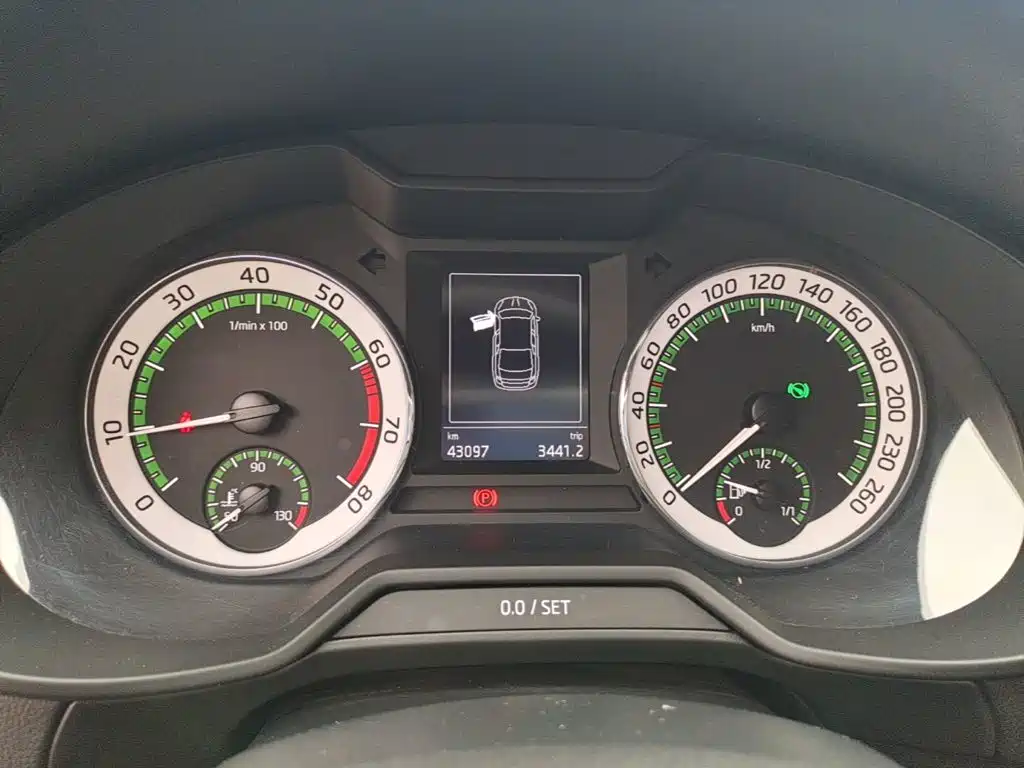 Skoda Octavia 2022 — фото 12