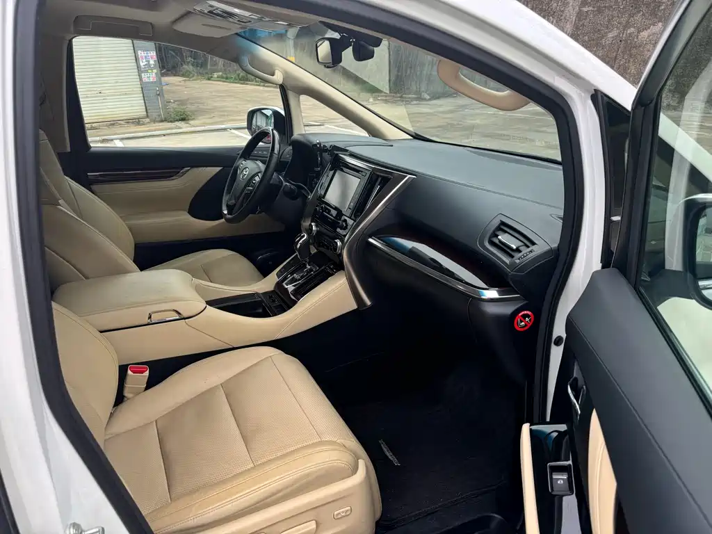 Toyota Alphard 2016