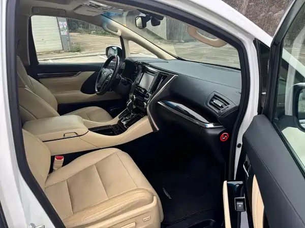 Toyota Alphard 2016