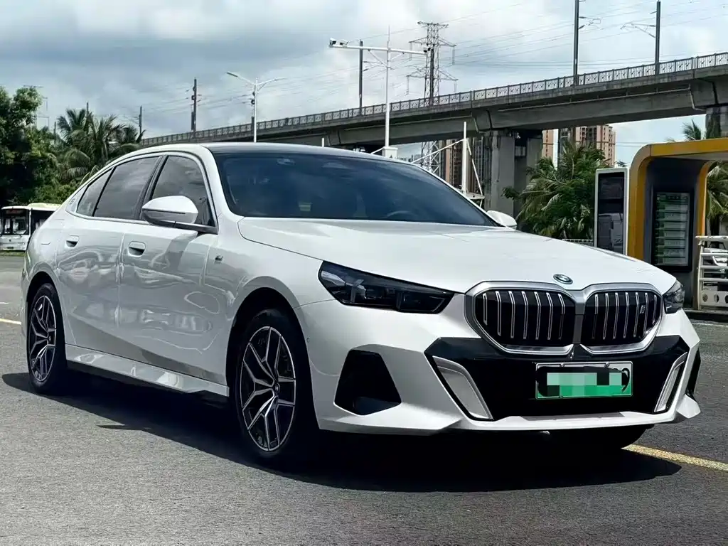 BMW i5 2024 — фото 3