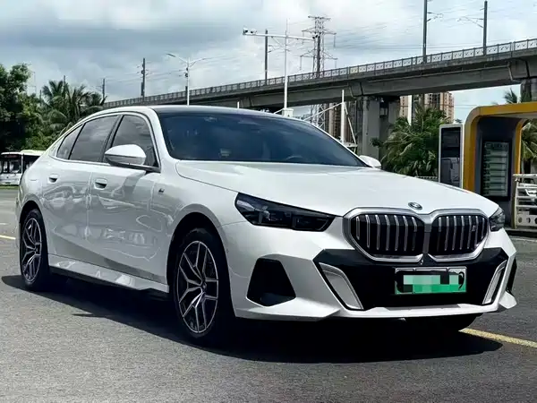 BMW i5 2024