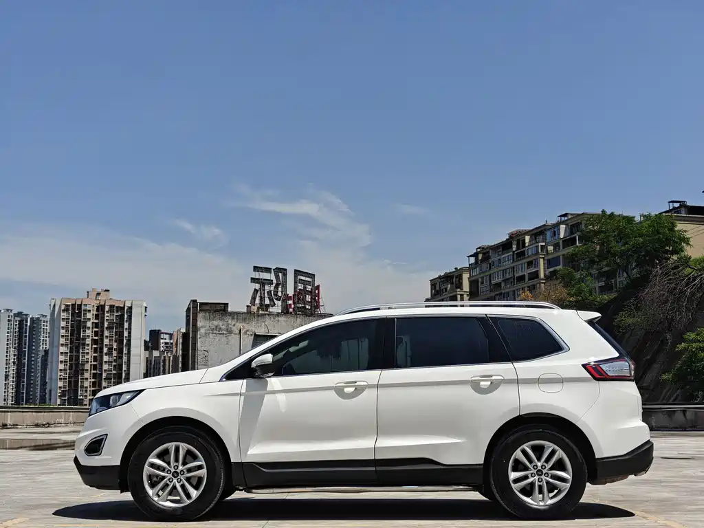 Ford Edge 2017 — фото 6