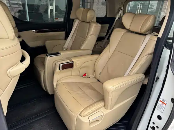 Toyota Alphard 2016