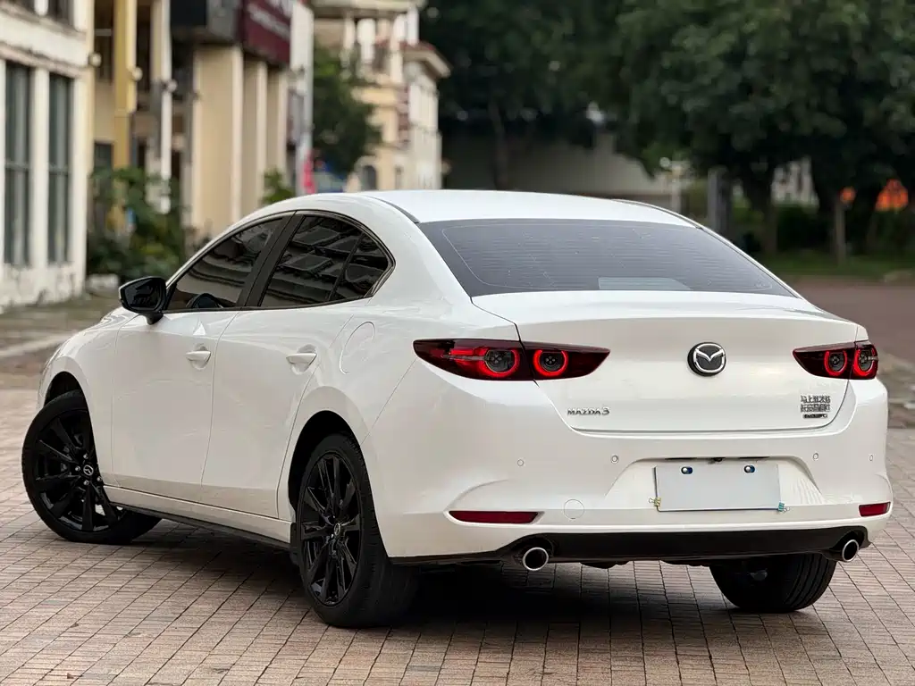Mazda 3 Axela 2023