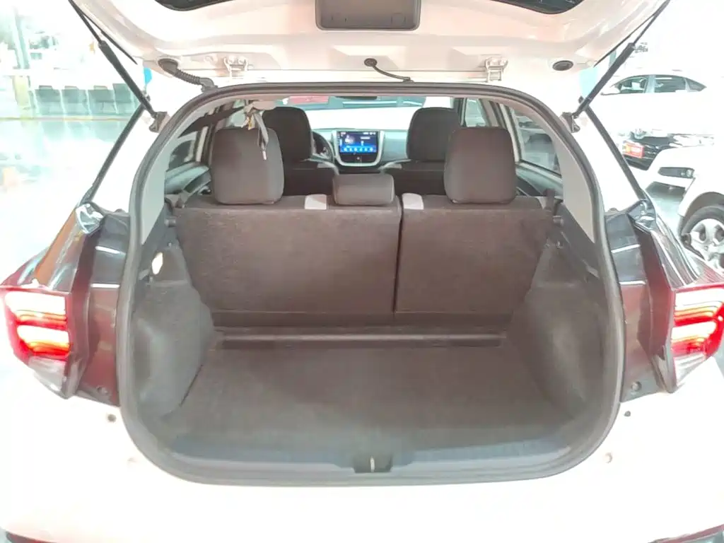 Toyota Yaris L 2021 — фото 19