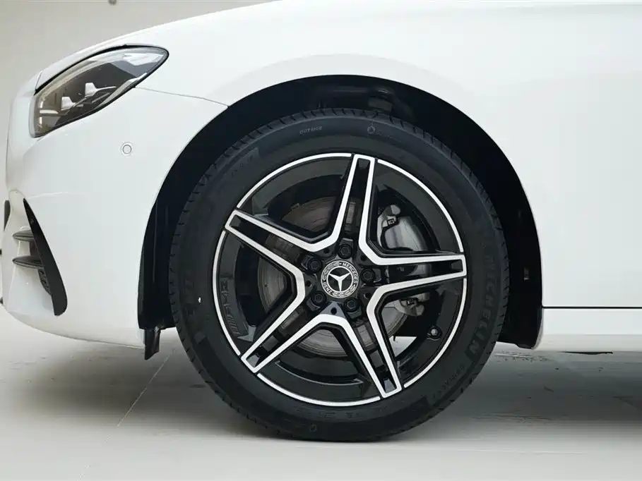 Mercedes-Benz E-Class 2022 — фото 15
