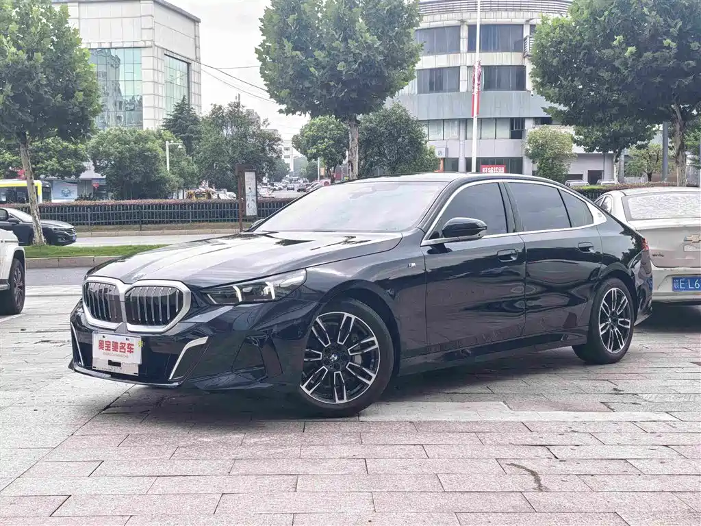 BMW 5 Series 2025