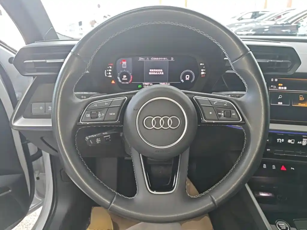 Audi A3 2024 — фото 11