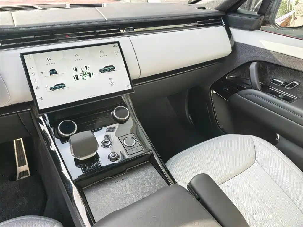 Land Rover Sport PHEV 2025 — фото 9