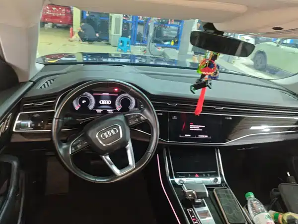 Audi Q8 2023