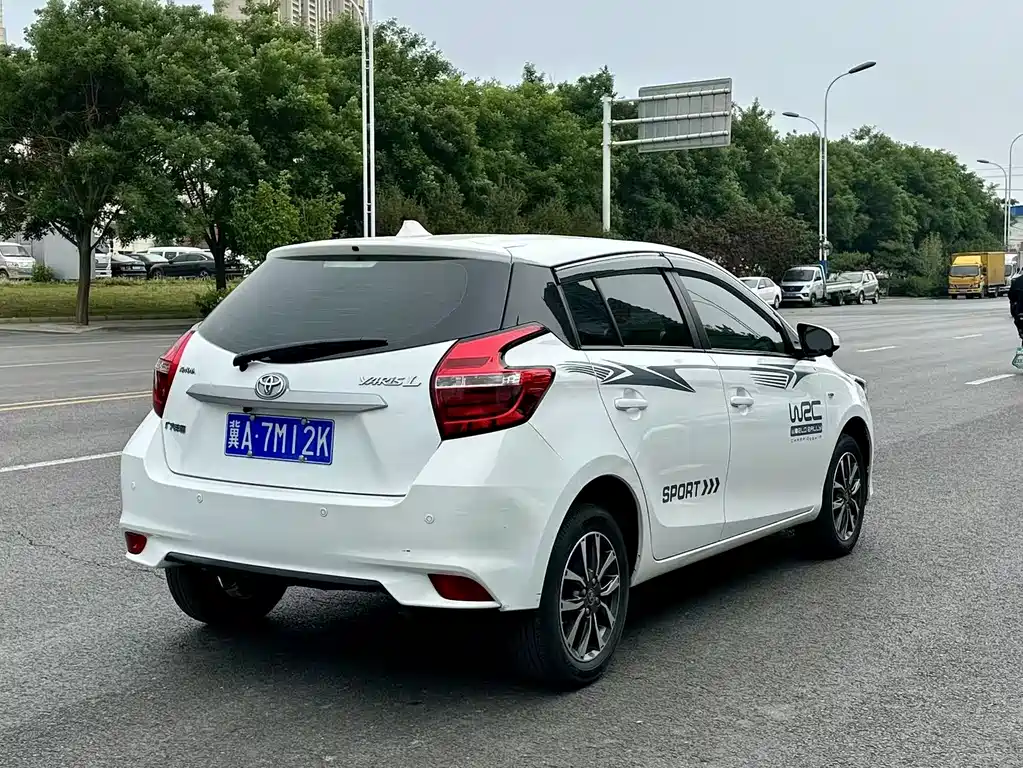Toyota Yaris L 2019 — фото 4