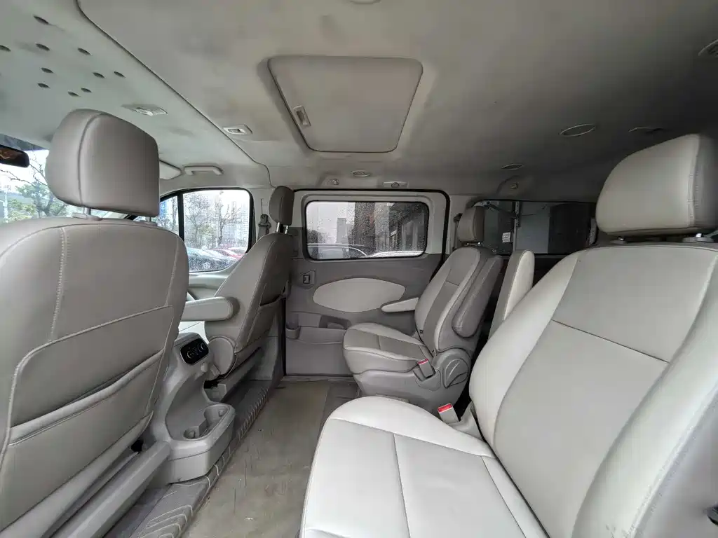 Ford Tourneo 2017 — фото 15