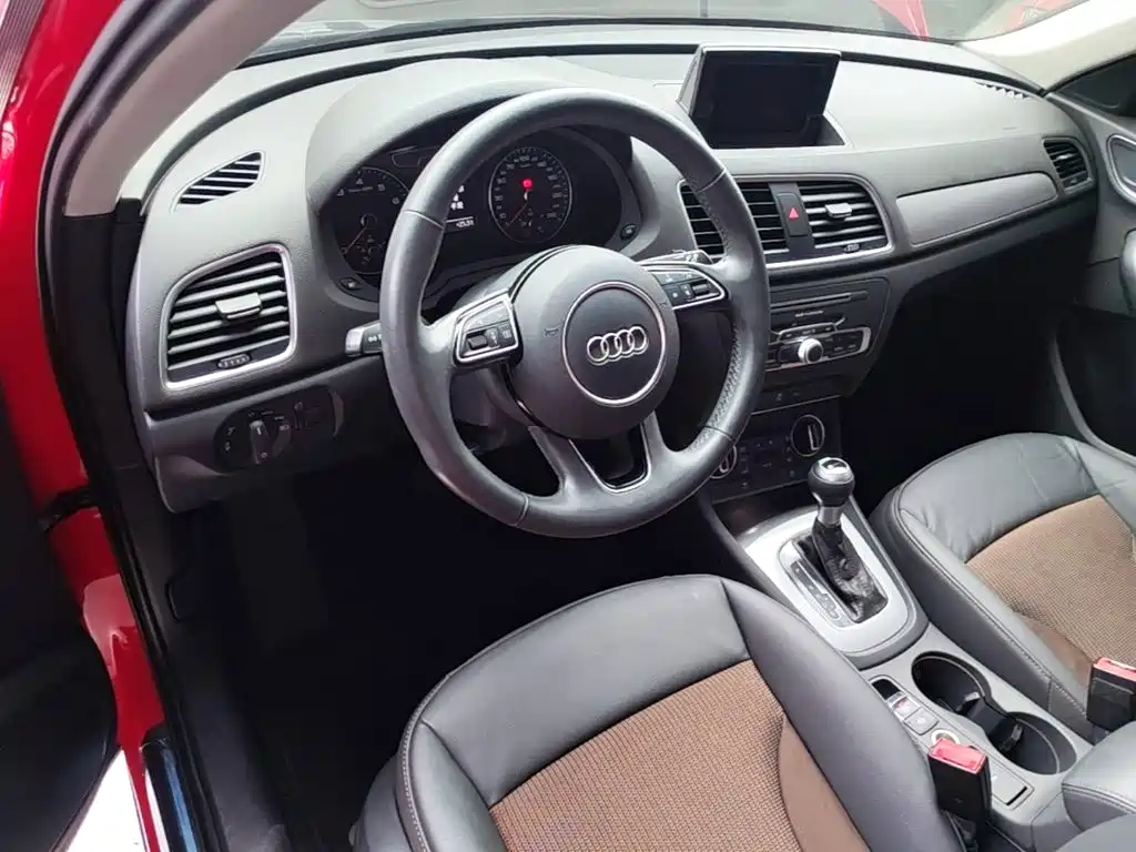 Audi Q3 2018 — фото 10