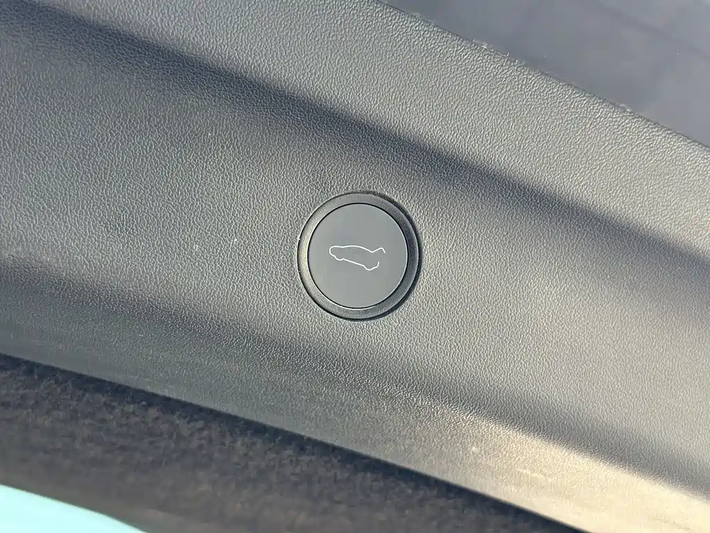 Tesla Model Y 2023 — фото 25