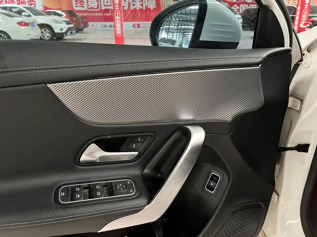 Mercedes-Benz A-Class 2022 — фото 6