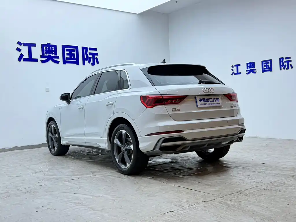 Audi Q3 2023 — фото 21