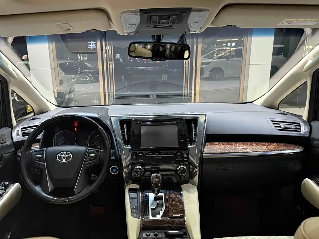 Toyota Alphard 2018 — фото 7