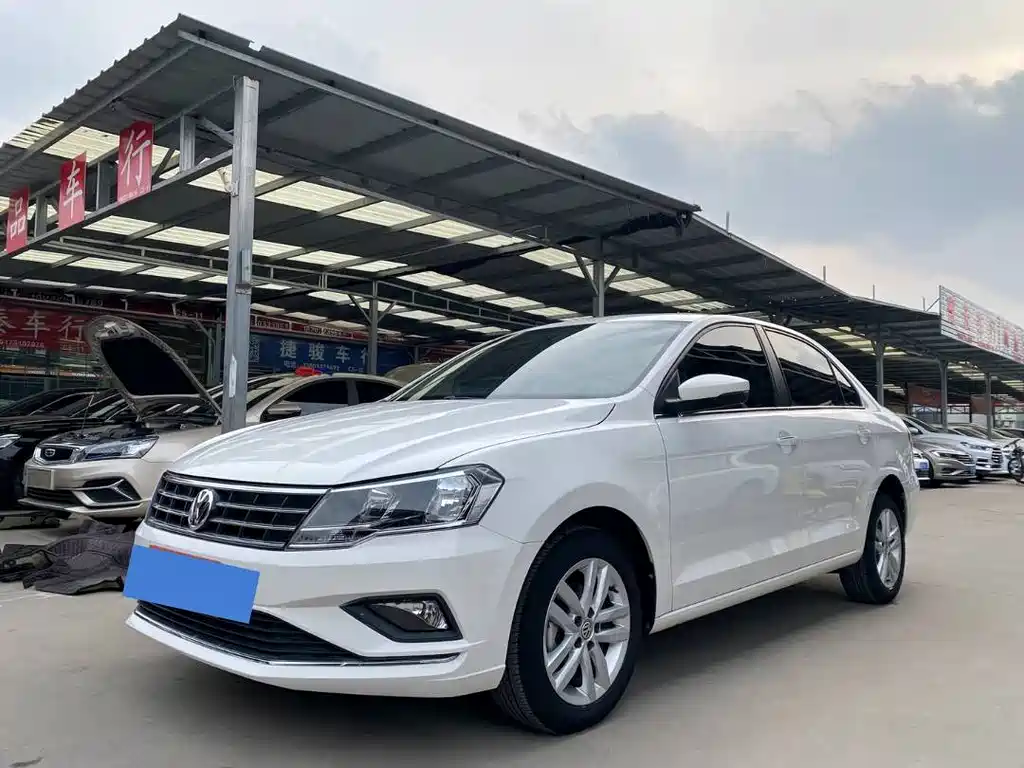 Volkswagen Jetta 2017 — фото 1