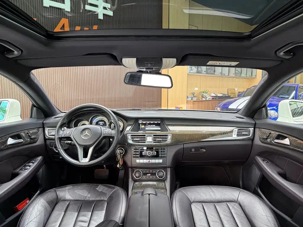 Mercedes-Benz CLS 2014 — фото 17