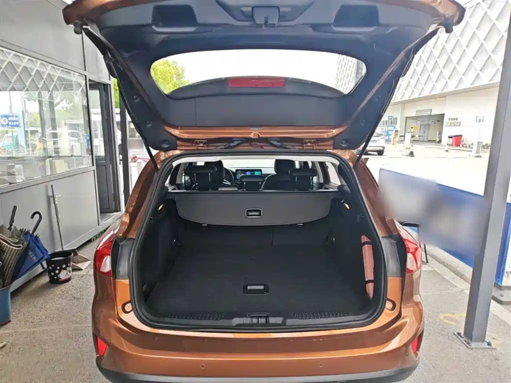 Ford Focus 2021 — фото 19