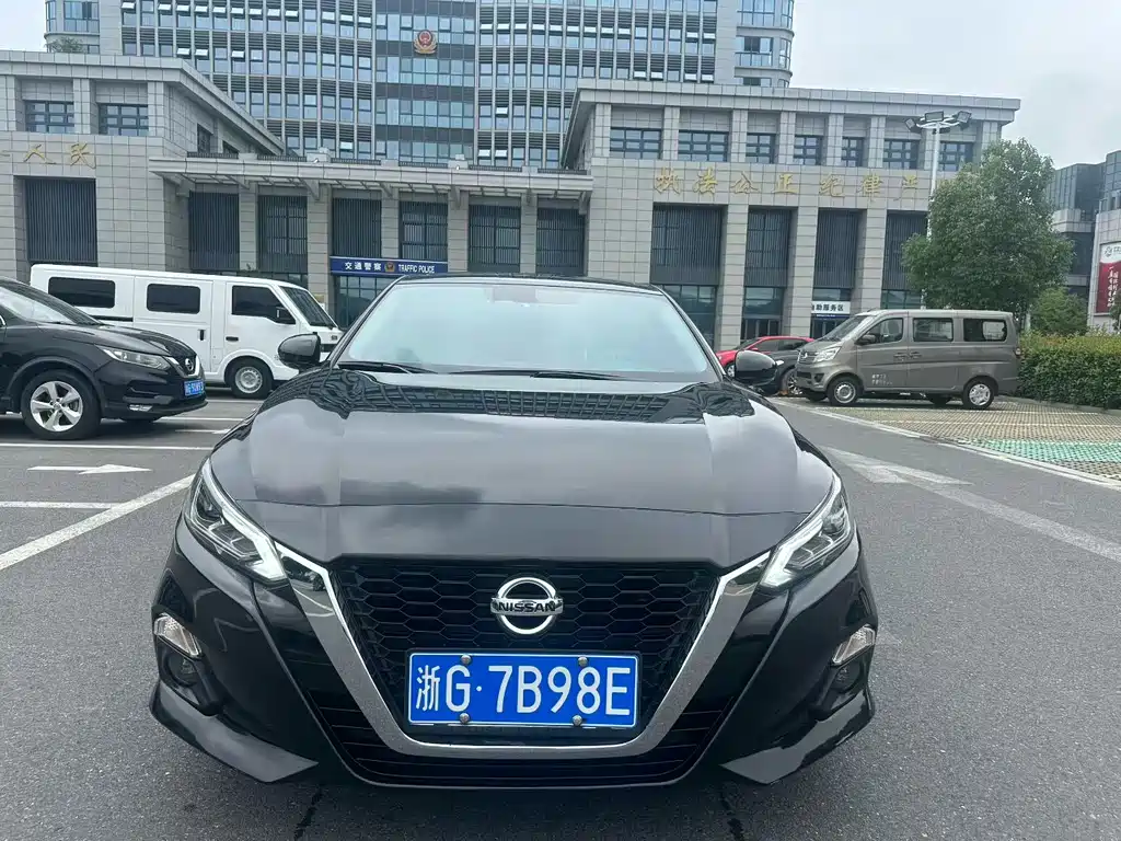 Nissan Teana 2022