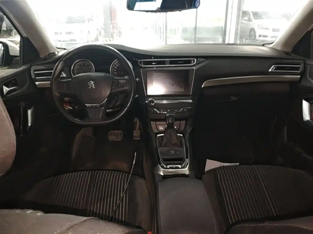 Peugeot 408 2017 — фото 10