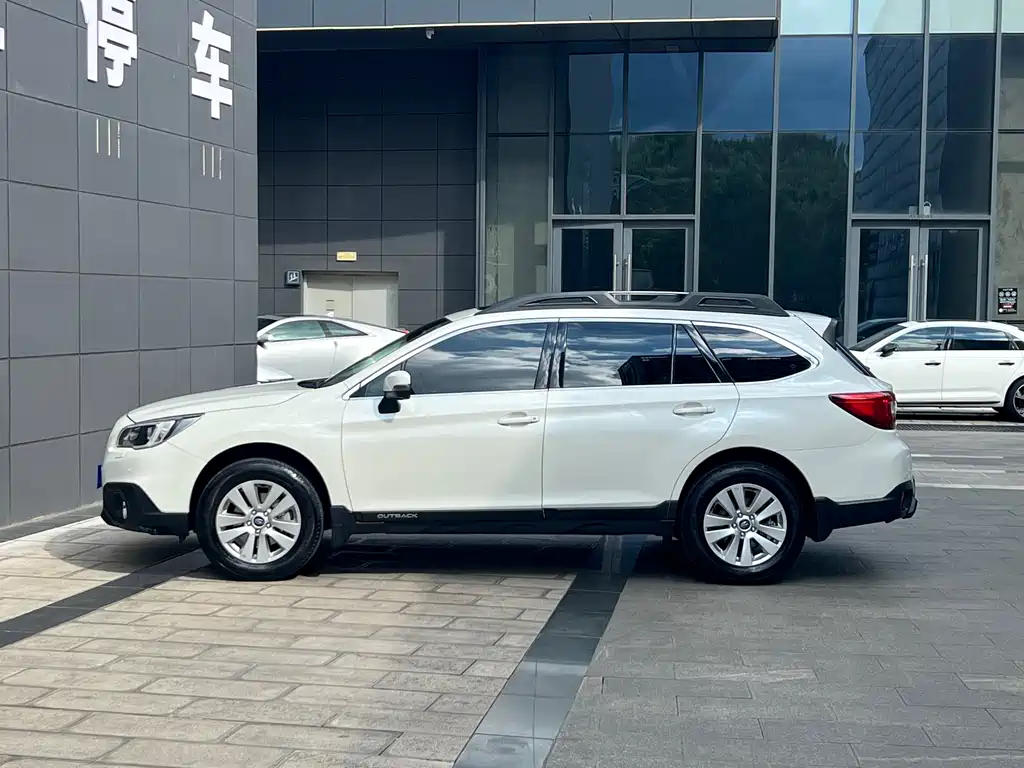 Subaru Outback 2017 — фото 8