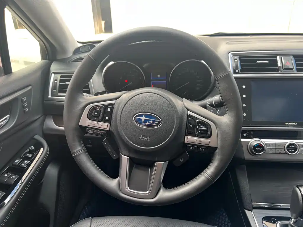 Subaru Outback 2017 — фото 16