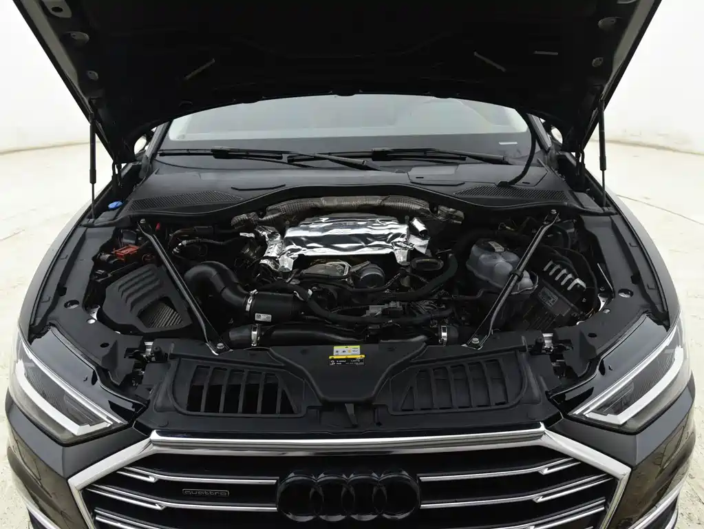 Audi A8 2021 — фото 10