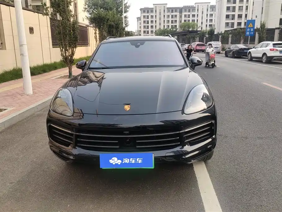 Porsche Cayenne Hybrid 2023