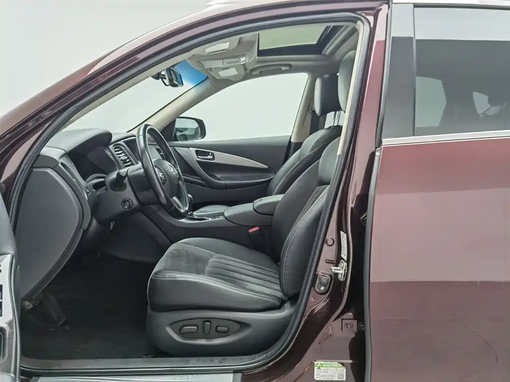 Infiniti QX50 2016 — фото 10