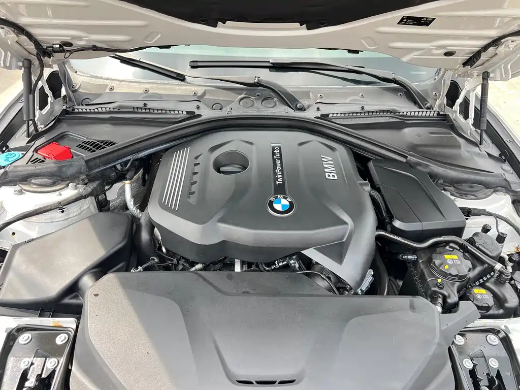 BMW 3 Series 2017 — фото 25