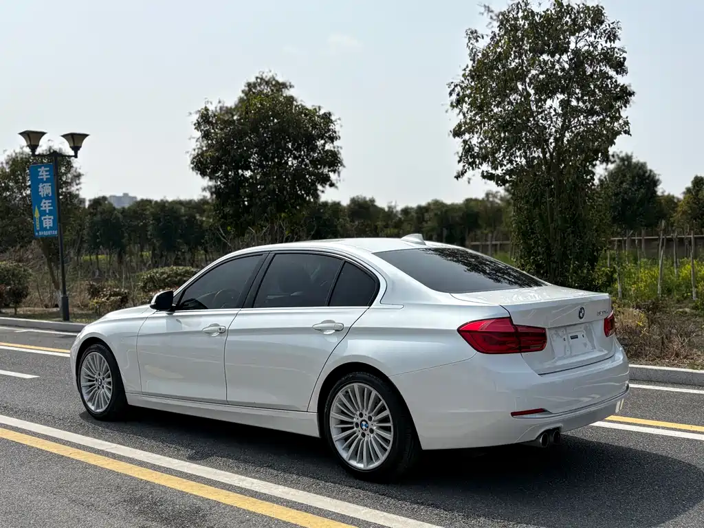BMW 3 Series 2018 — фото 4