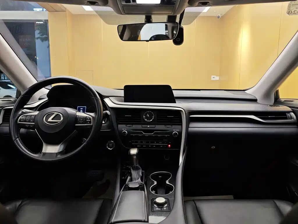 Lexus RX 2018 — фото 22