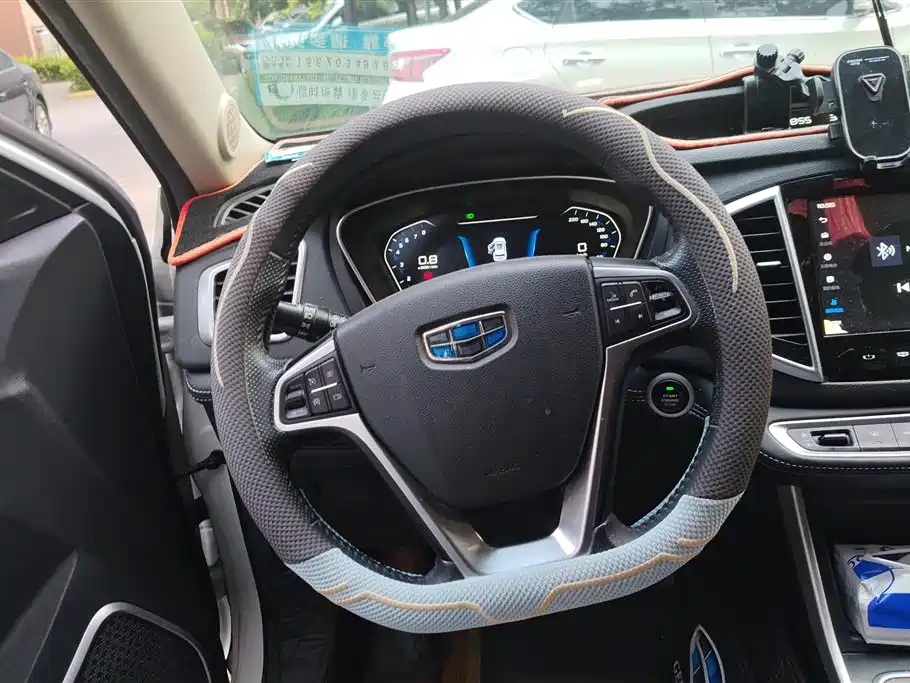 Geely Vision X6 2018 — фото 15