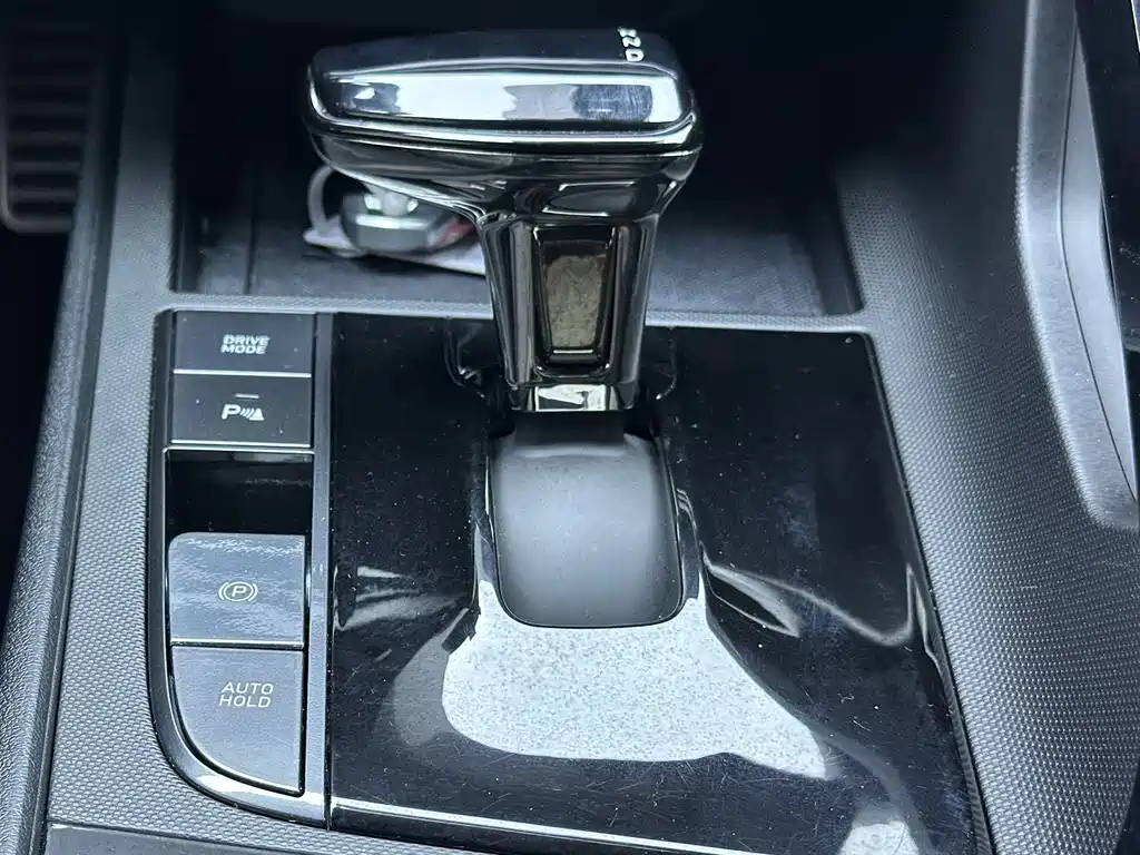 Hyundai Elantra 2023 — фото 15