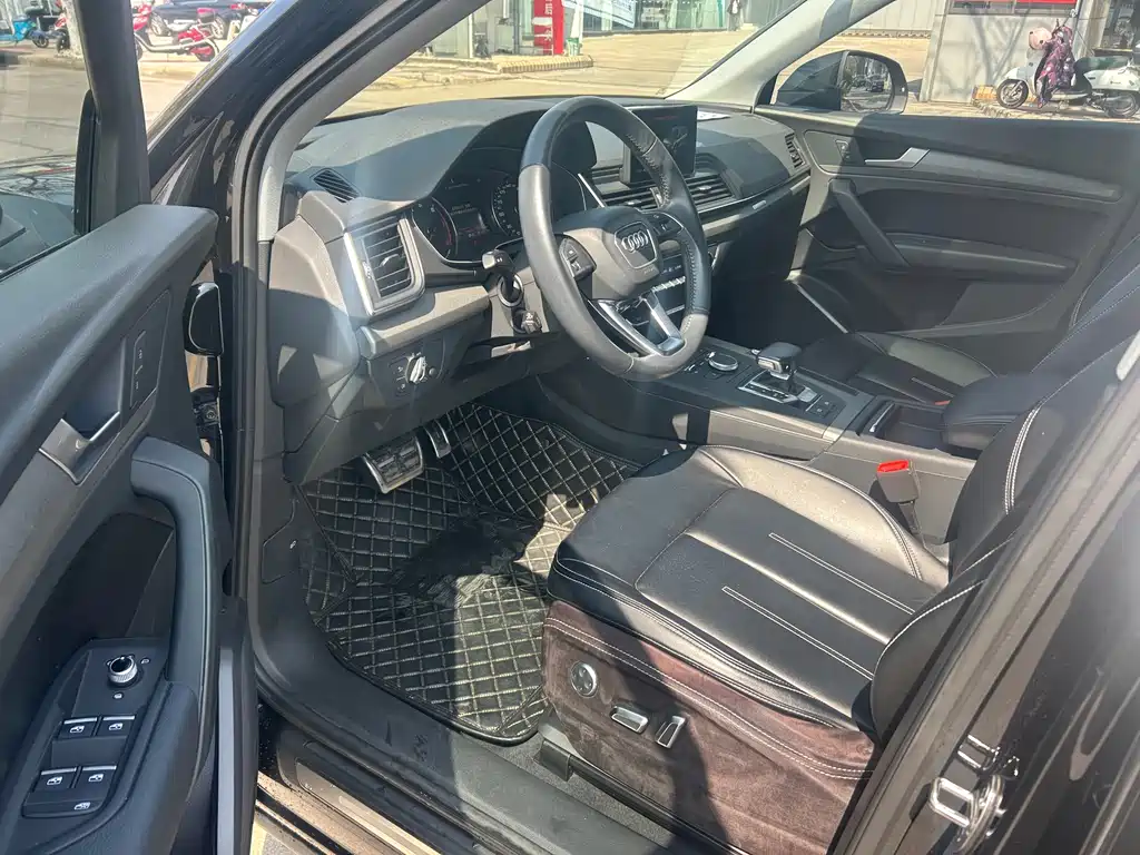 Audi Q5L 2019