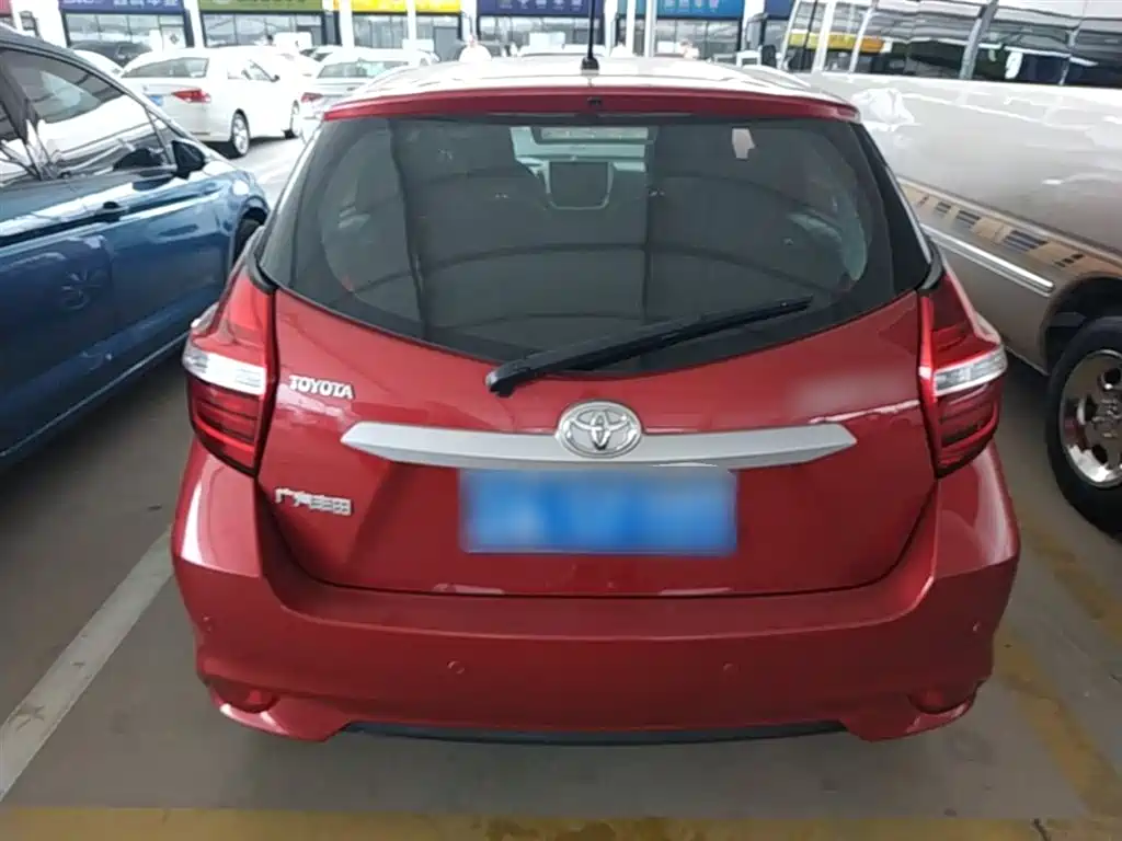 Toyota Yaris L 2018 — фото 6