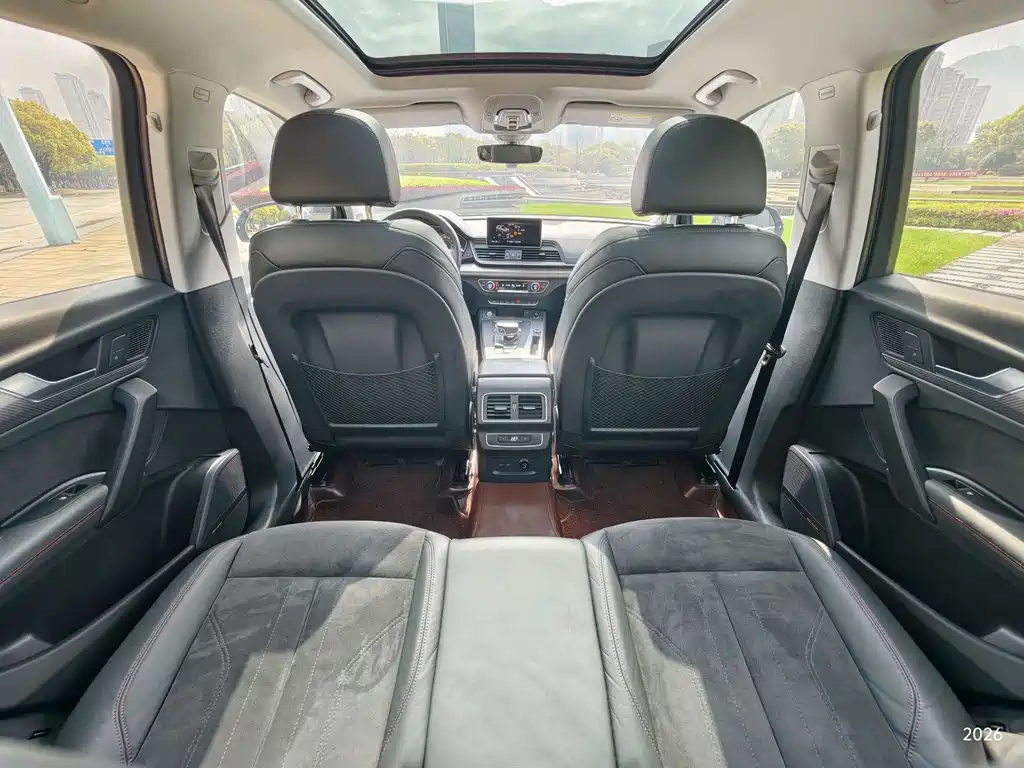 Audi Q5L 2020 — фото 7