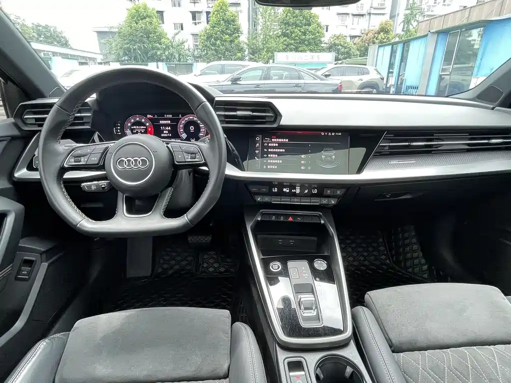 Audi A3 2023 — фото 14