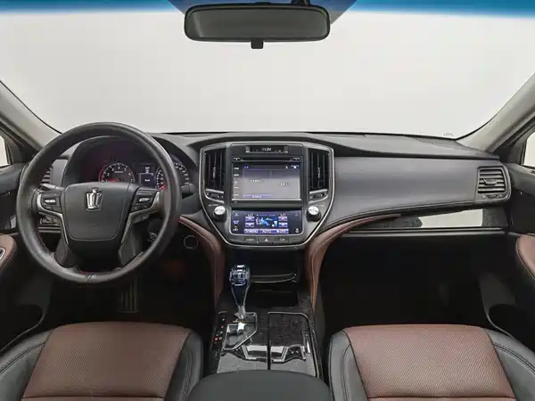 Toyota Crown 2018
