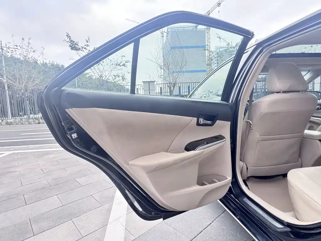 Toyota Camry 2013 — фото 22