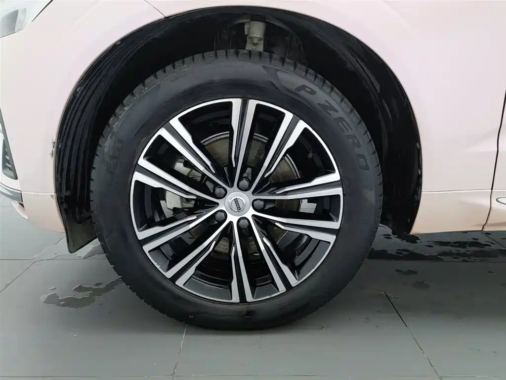 Volvo XC60 2021 — фото 17
