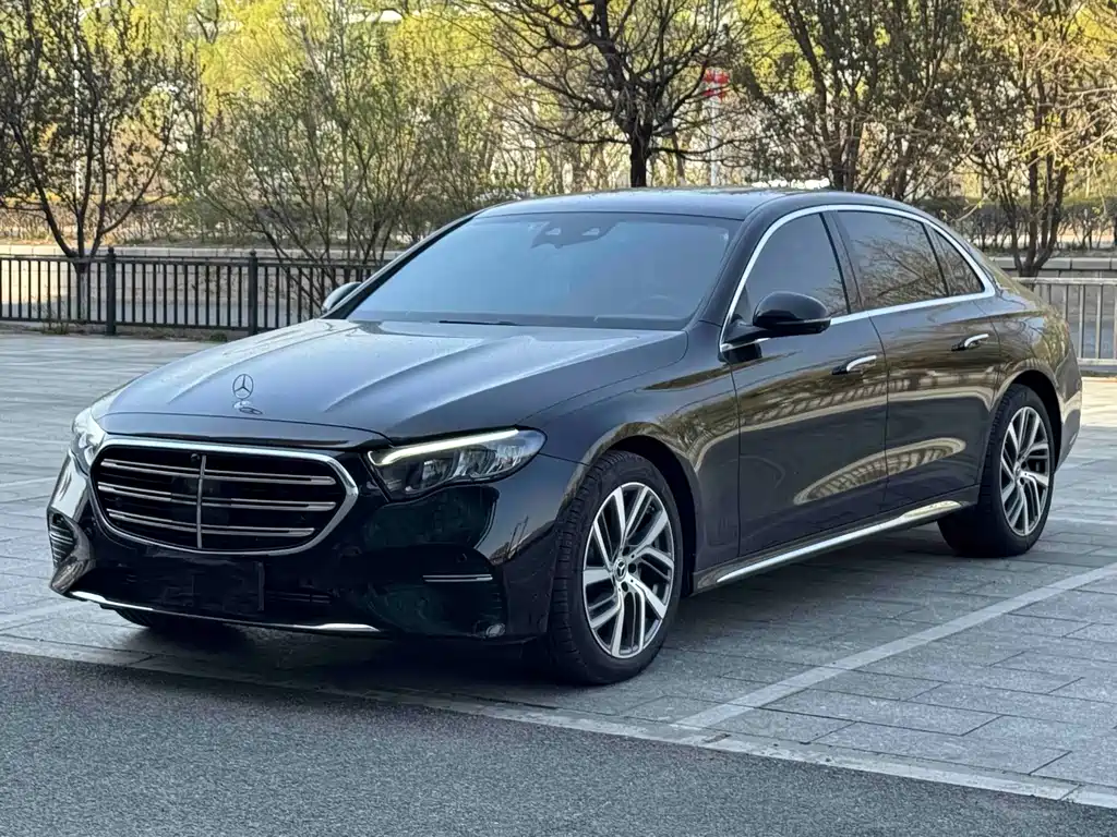 Mercedes-Benz E-Class 2024 — фото 3