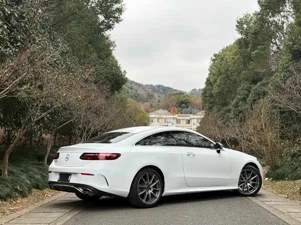 Mercedes-Benz E-Class 2023