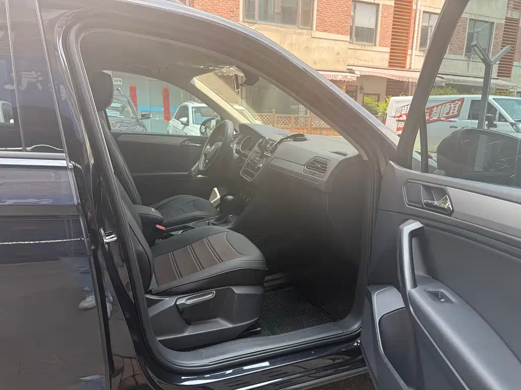 Volkswagen Tiguan L 2019 — фото 14
