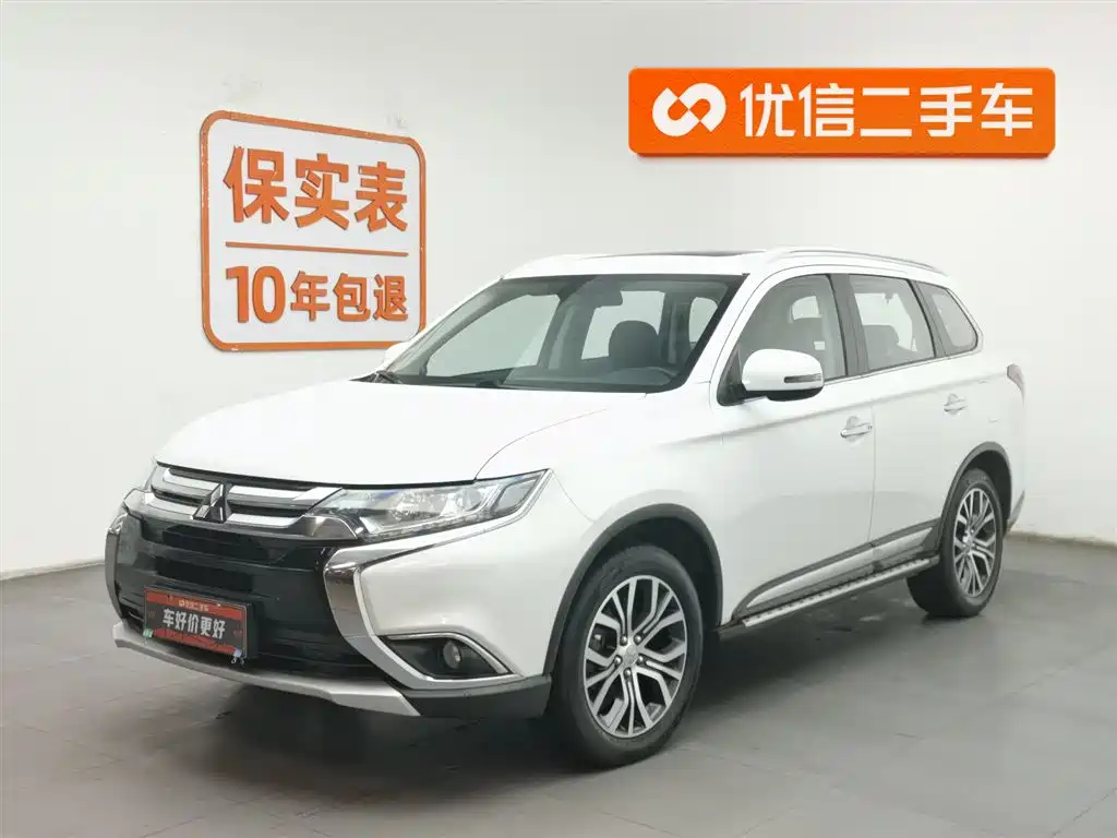 Mitsubishi Outlander 2018 — фото 1
