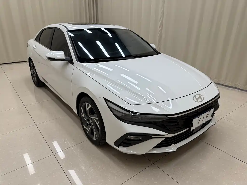 Hyundai Elantra 2024