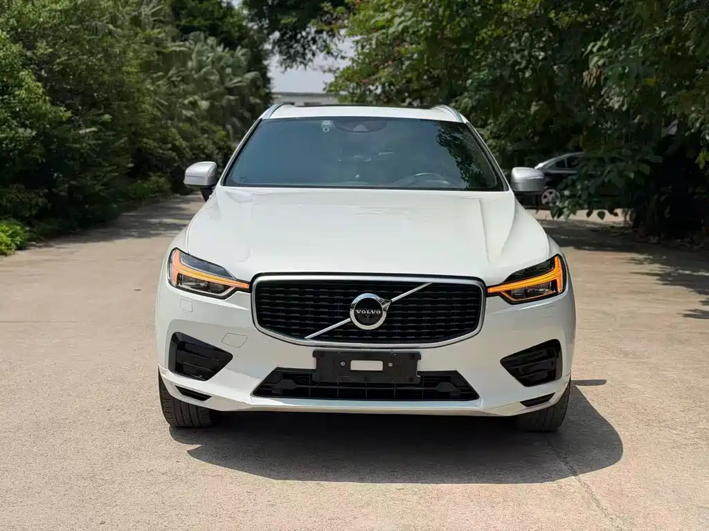 Volvo XC60 2018 — фото 2