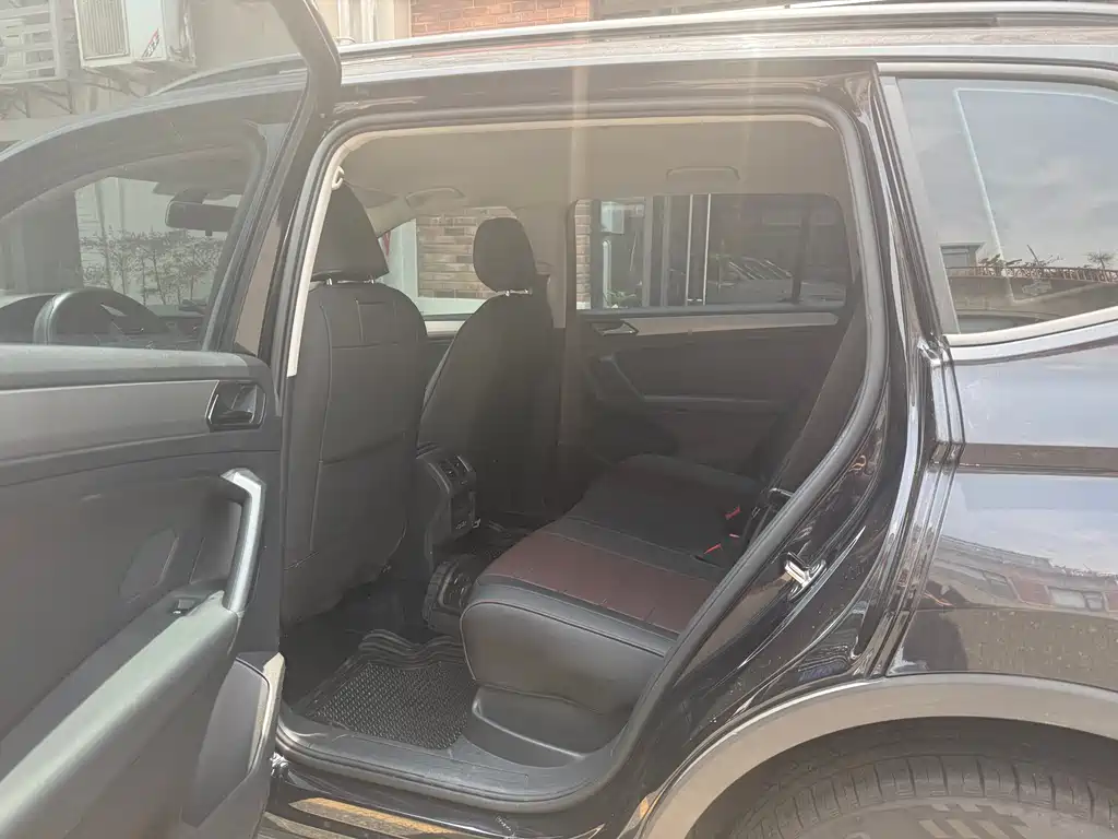 Volkswagen Tiguan L 2019 — фото 12
